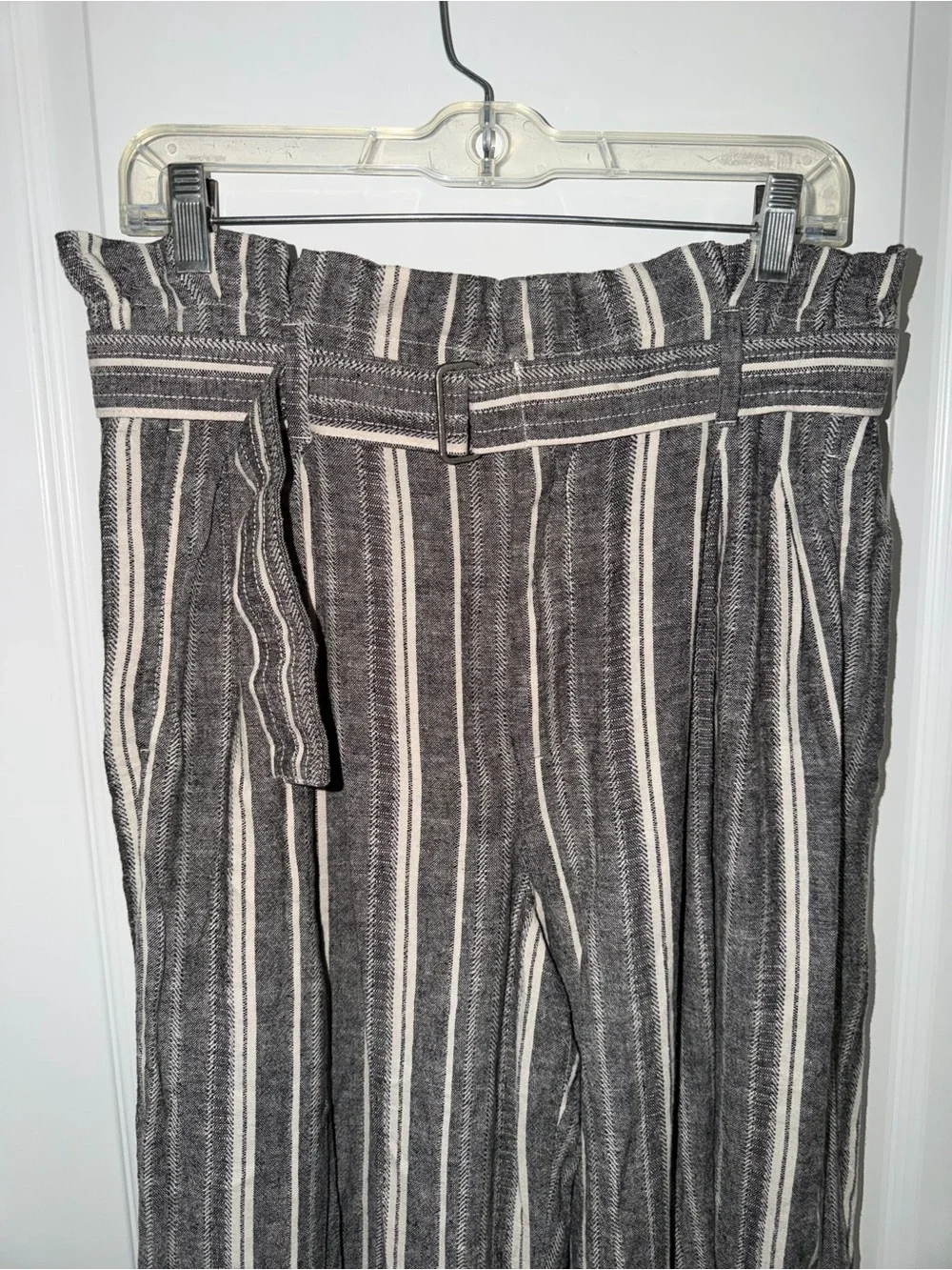 Banana Republic Paperbag Waist Wide Leg Linen Blend Pants Size 10 Gray Stripe
